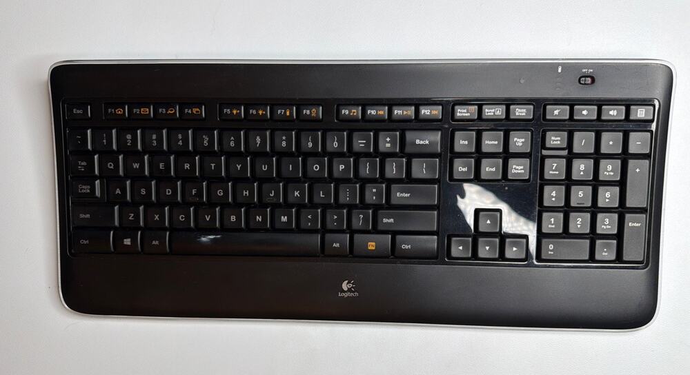 Logitech K800 (Y-R0065) Illuminated Wireless Keyboard No USB/RECEIVER